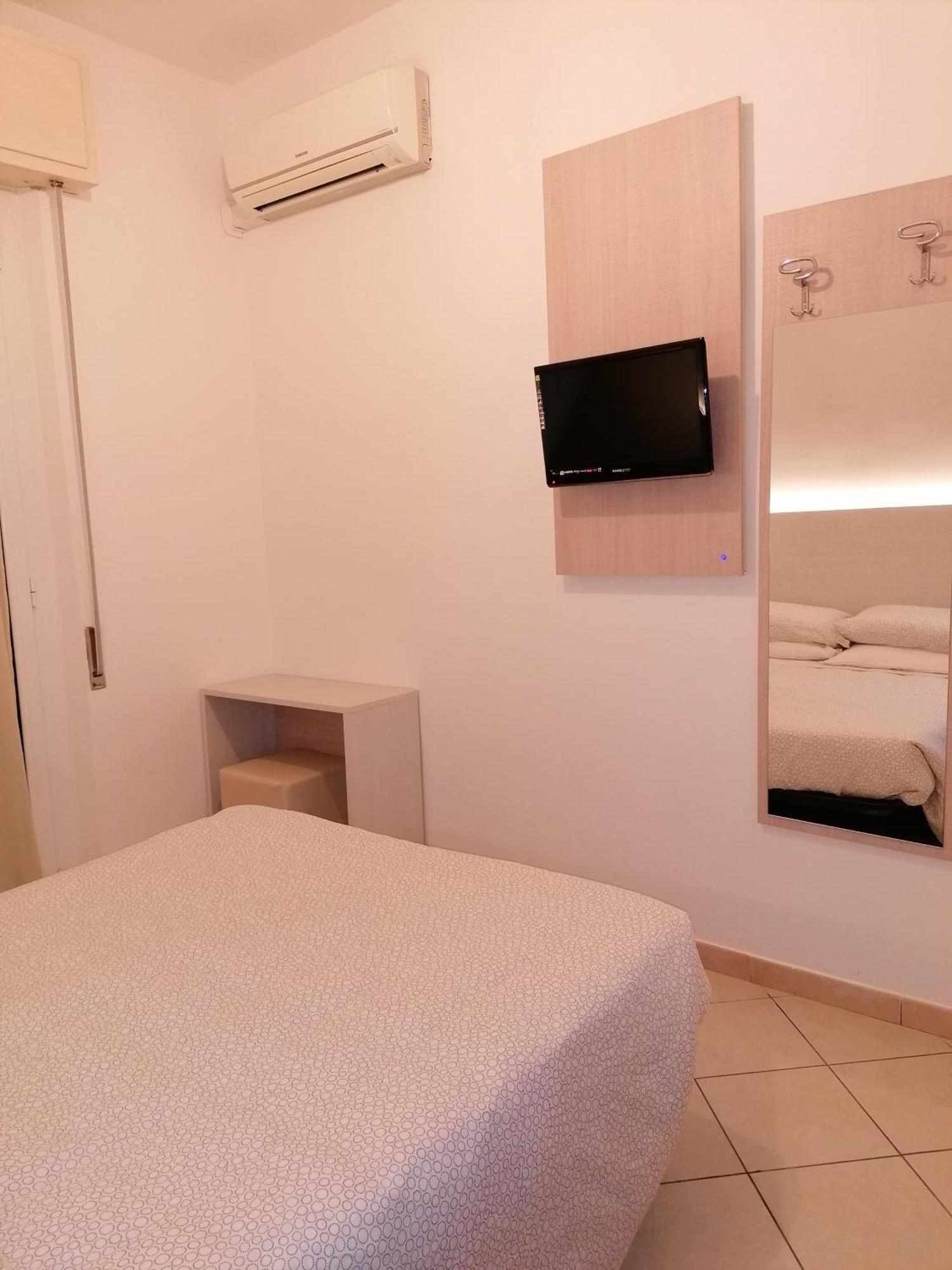 Hotel Andrea'S Rimini Quarto foto