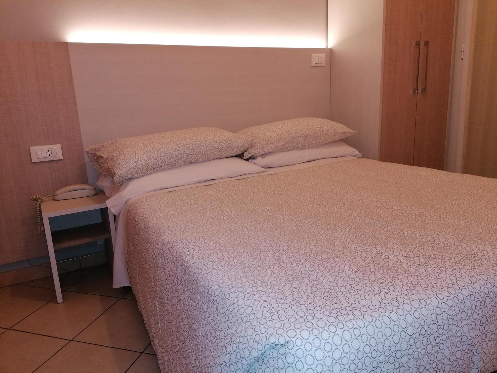 Hotel Andrea'S Rimini Quarto foto