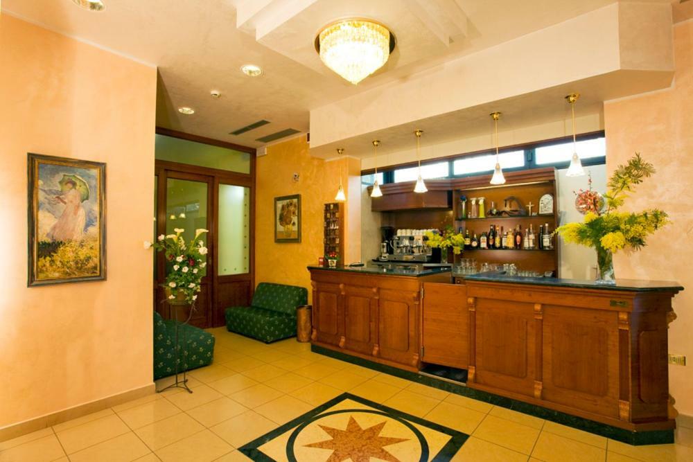 Hotel Andrea'S Rimini Exterior foto